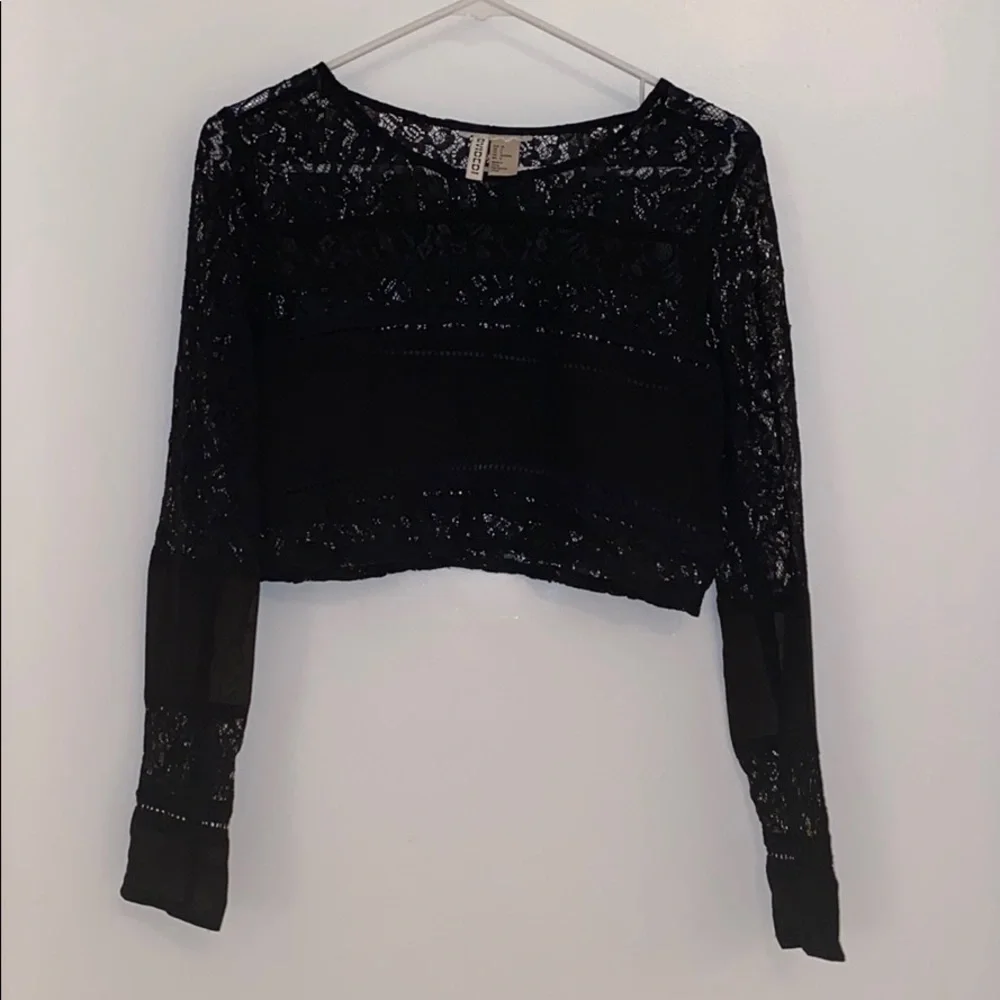 BLACK‎ lace long sleeve crop top